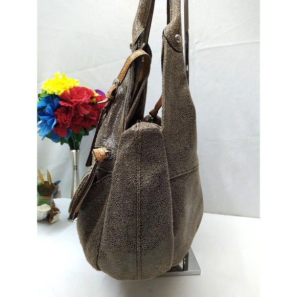 B. Makowsky Gray Crackled Leather Zipper Pockets Shoulder Bag - Picture 3 of 16